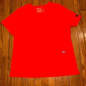 Figs Fiery Coral medium Catarina  Technical Top